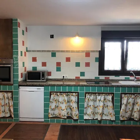 Vivienda Vacacional De La Prida Σπίτι διακοπών *
